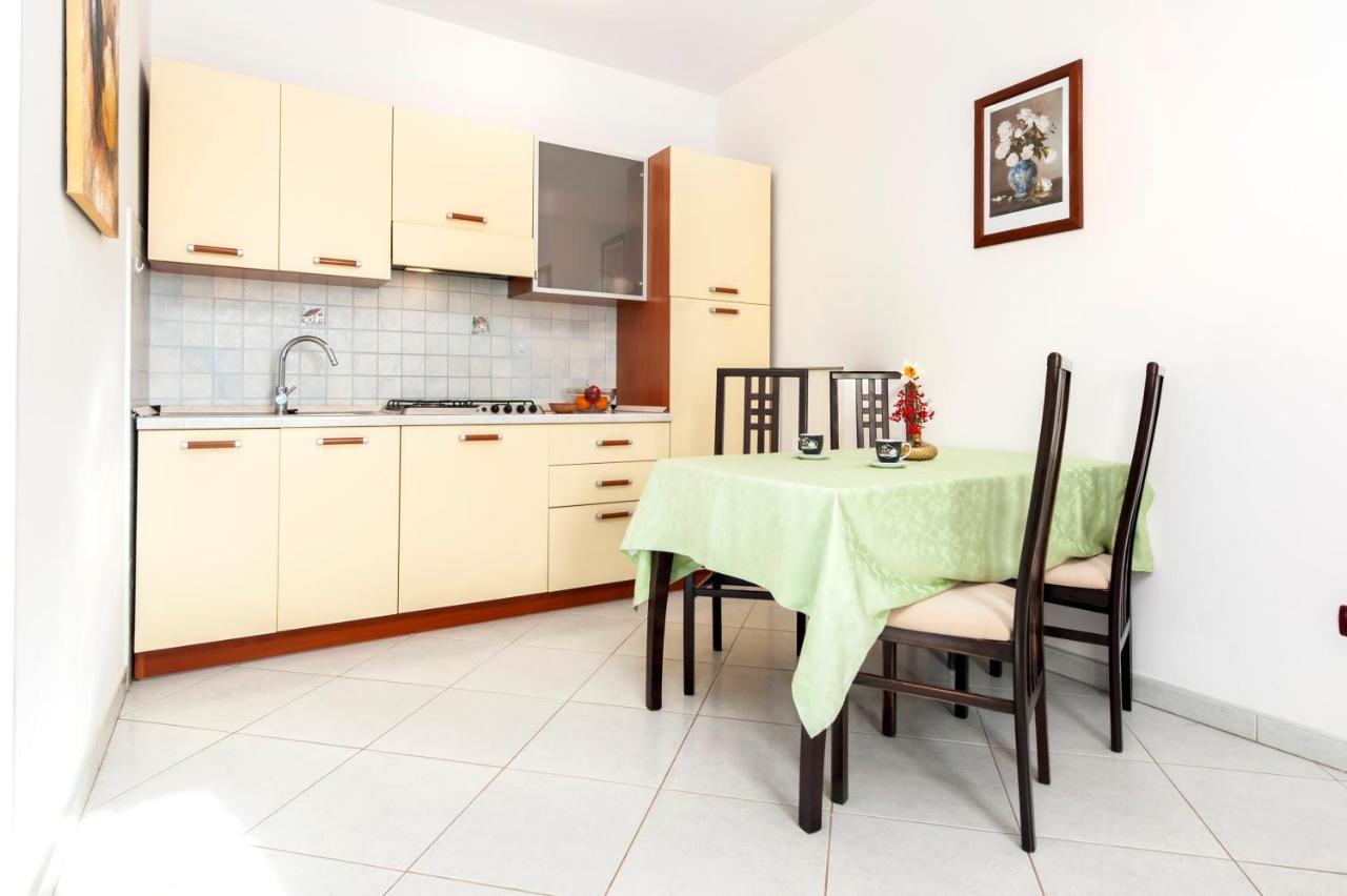Villa Mara Rovinj Bagian luar foto